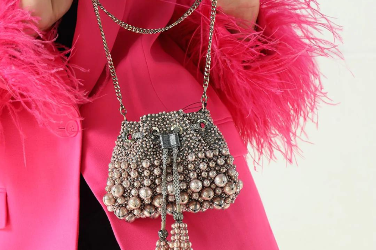 How do you Style a Bucket Bag like a Fashion Expert? | Carry – mintsa